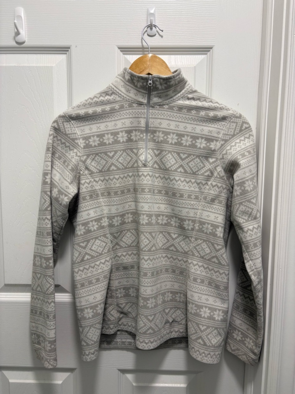Eddie Bauer Women’s Quarter Zip Vintage Print Fleece Sweater - Gray & White.